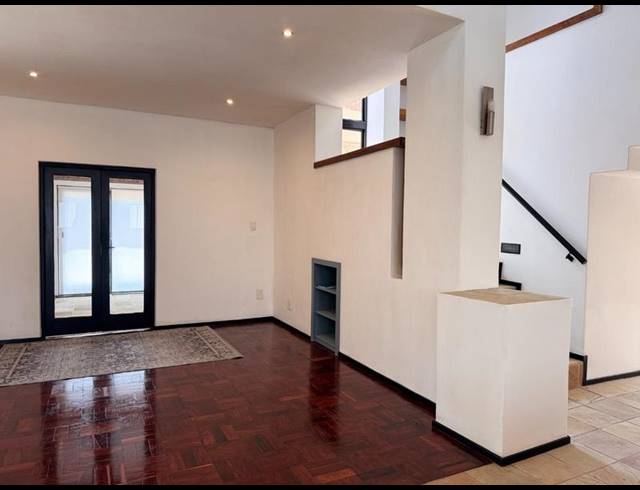 6 BEDROOM TOWNHOUSE FOR SALE IN DAINFERN